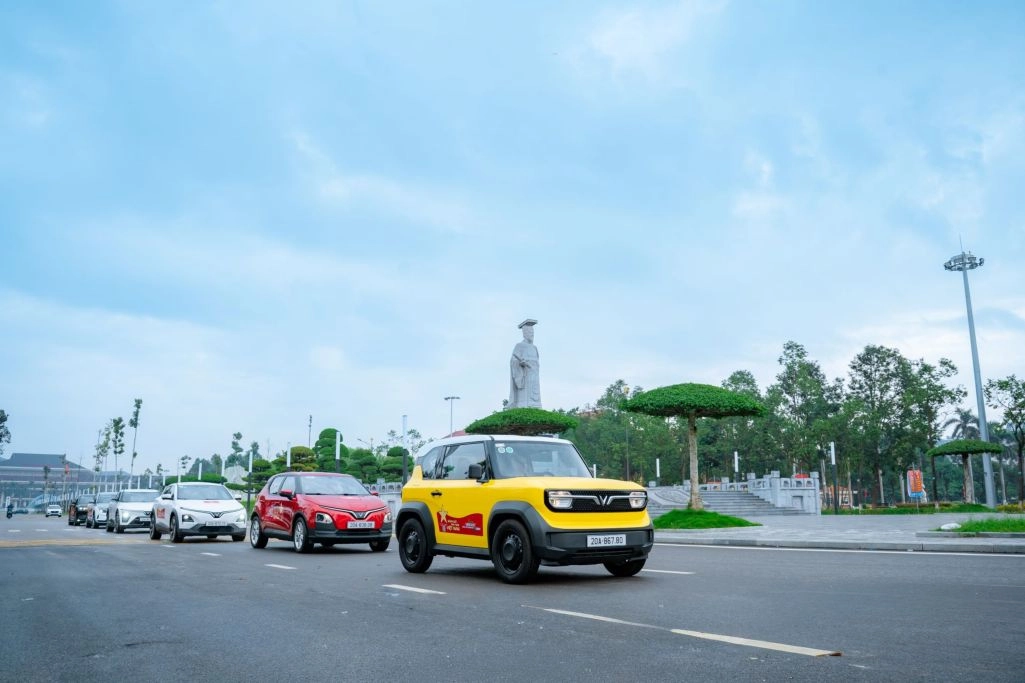 Người dân ba miền hào hứng với “Ngày hội Thu xăng đổi điện” của VinMotor